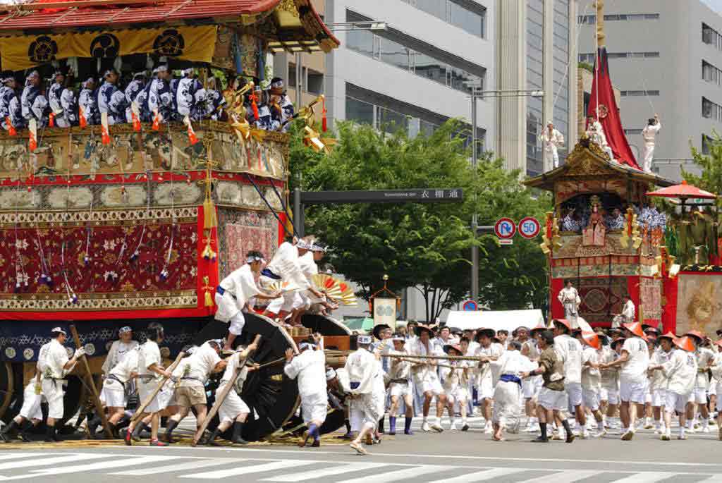 Identitas dan Keberagaman Budaya Drama Jepang Kontemporer