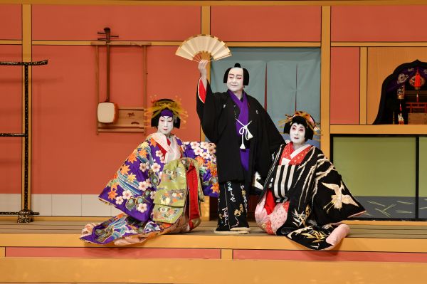 Paduan Unsur Tradisional dan Kontemporer Seni Drama Jepang